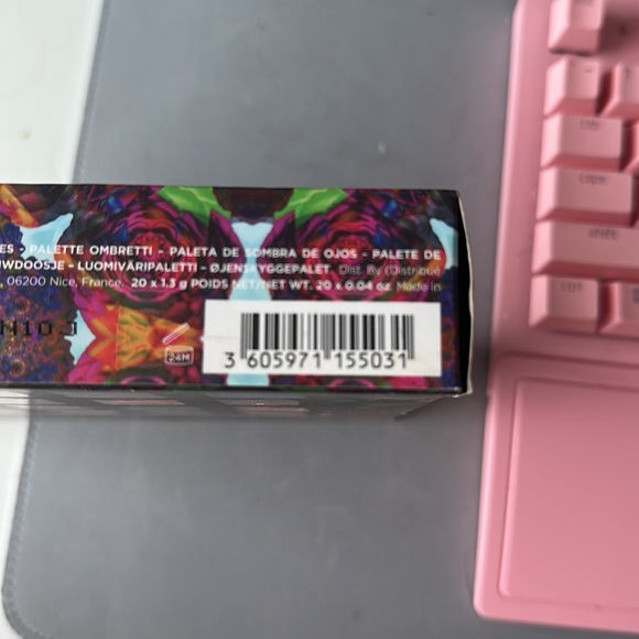 Urban Decay LE Disney Alice Through The Looking Glass Palette - Picture 4 of 4